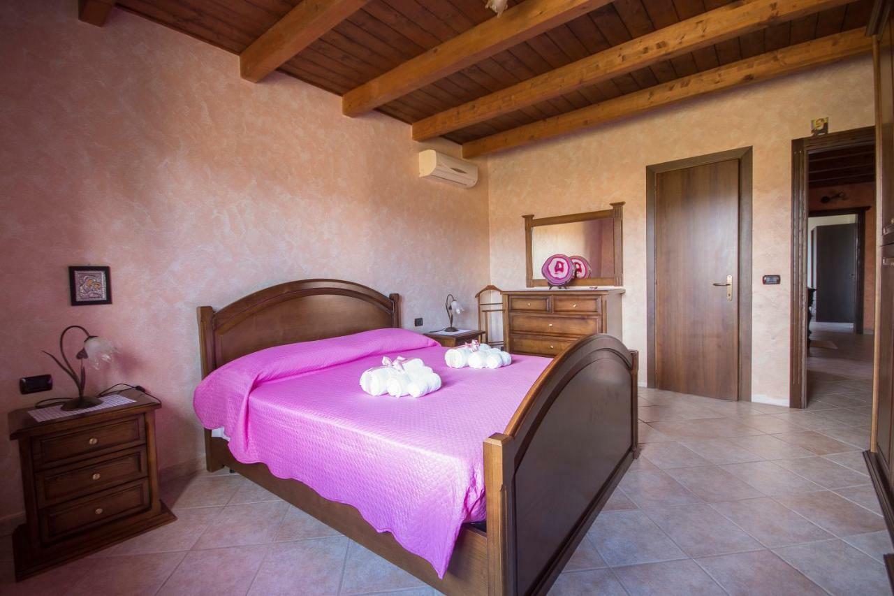Casa Vacanza Il Mandorlo Domusnovas Eksteriør billede