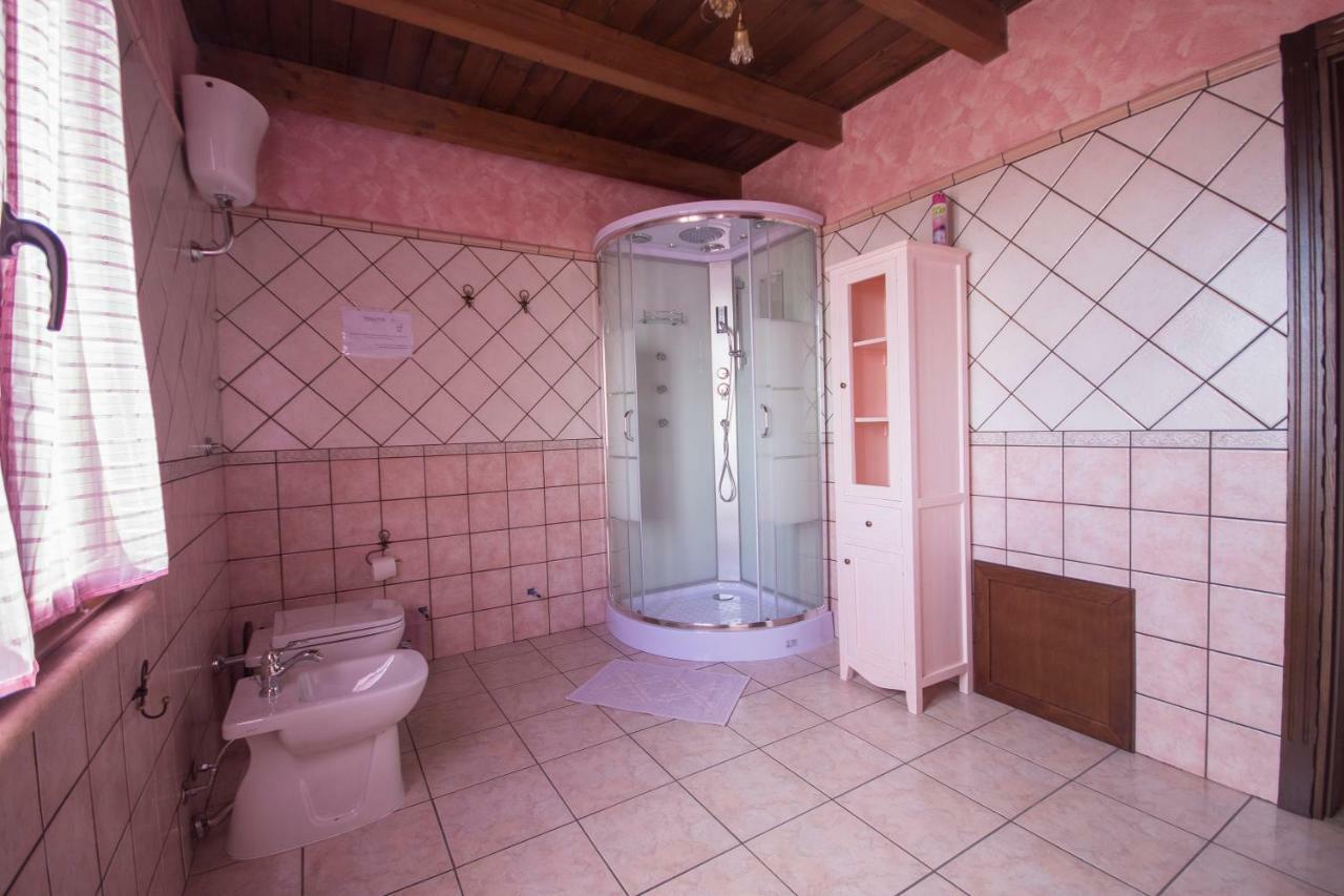 Casa Vacanza Il Mandorlo Domusnovas Eksteriør billede